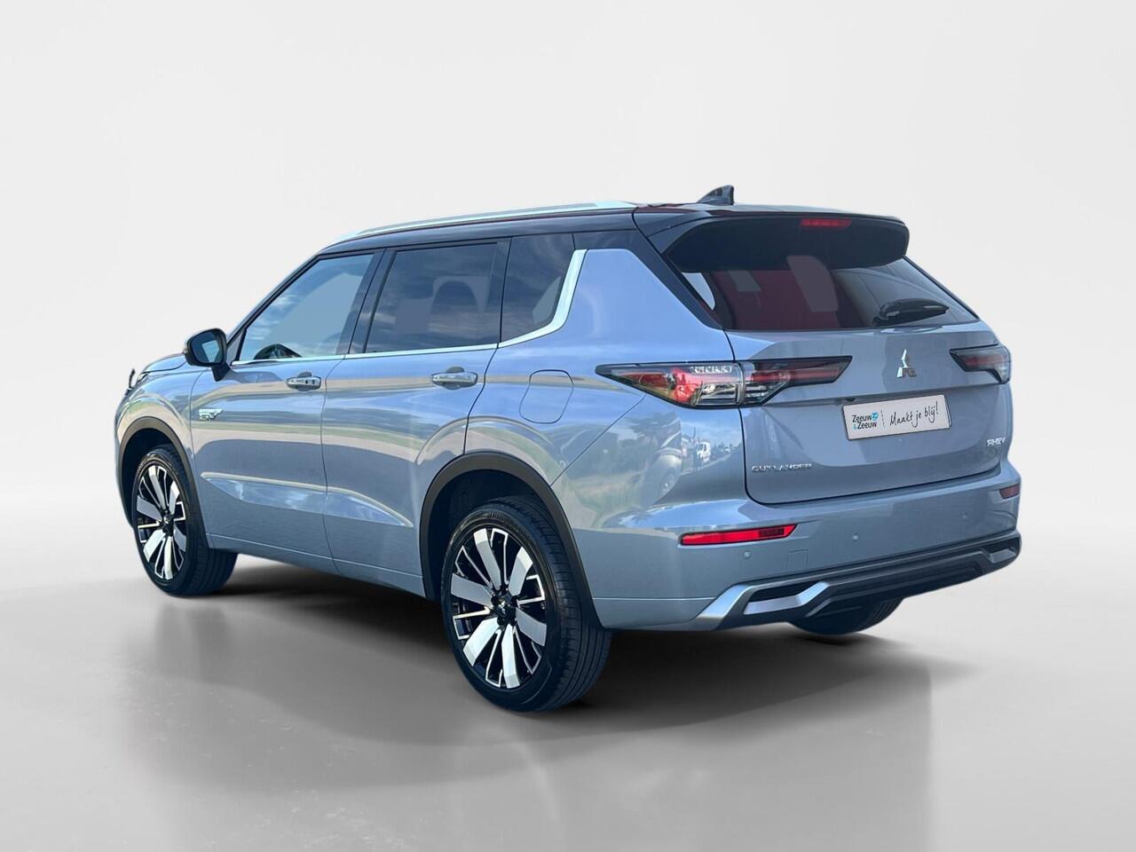 Mitsubishi OUTLANDER 2.4 PHEV Instyle+ | ¤5.000 Voorraadkorting| Meest complete versie | Automatische achterklep | Stoel verwarming/ verkoeling | Schuif-kantel dak | Stoelmassage |