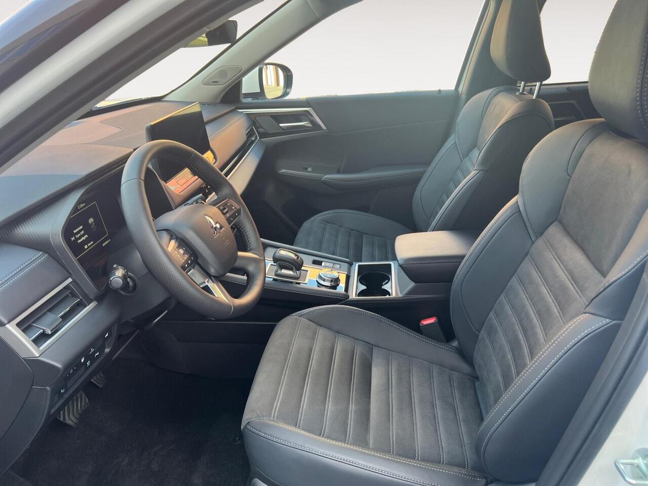 Mitsubishi OUTLANDER 2.4 PHEV First Edition |¤5.000,- VOORRAADKORTING| OP=OP| 8 Jaar garantie|