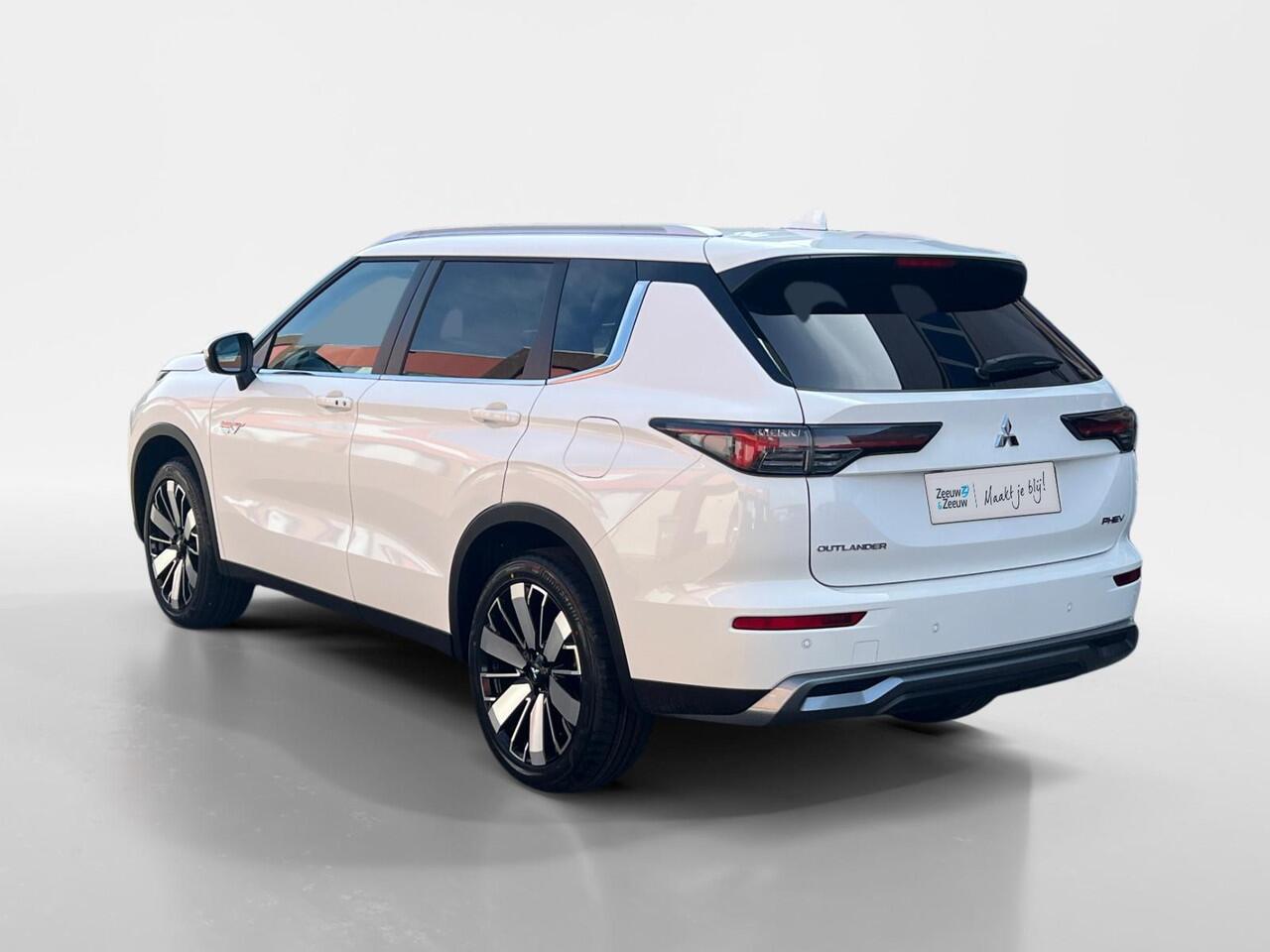 Mitsubishi OUTLANDER 2.4 PHEV First Edition |¤5.000,- VOORRAADKORTING| OP=OP| 8 Jaar garantie|