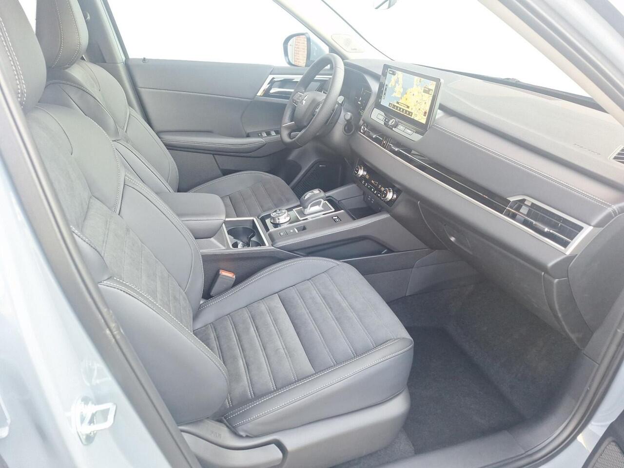 Mitsubishi OUTLANDER 2.4 PHEV First Edition |¤5.000,- VOORRAADKORTING| OP=OP| 8 Jaar garantie|