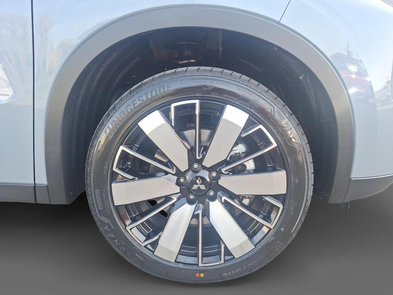 Mitsubishi OUTLANDER 2.4 PHEV First Edition |¤5.000,- VOORRAADKORTING| OP=OP| 8 Jaar garantie|