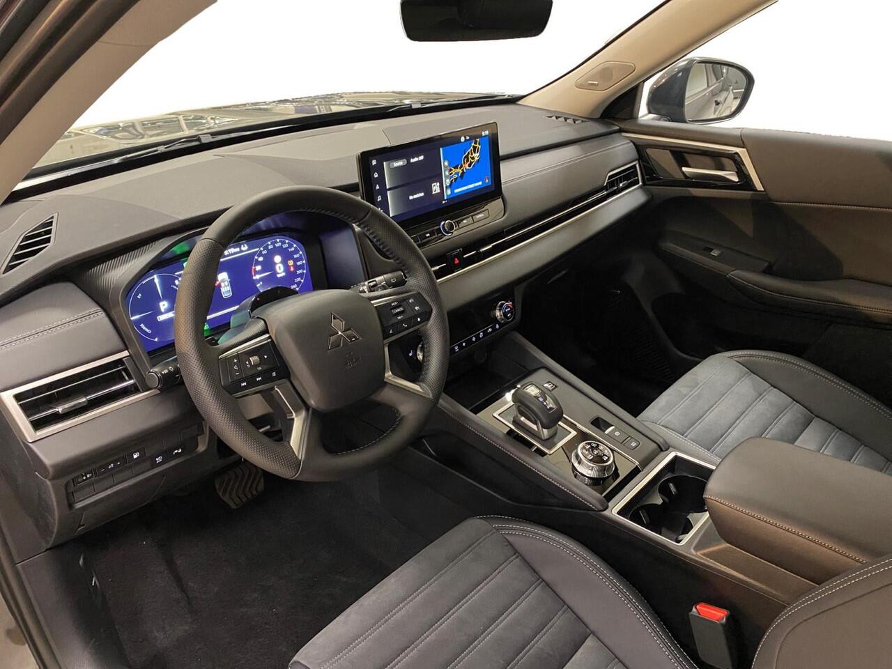 Mitsubishi OUTLANDER 2.4 PHEV | FIRST EDITION | DIRECT LEVERBAAR | PRIJS INCL ¤5.000,- INTRODUCTIE KORTING |