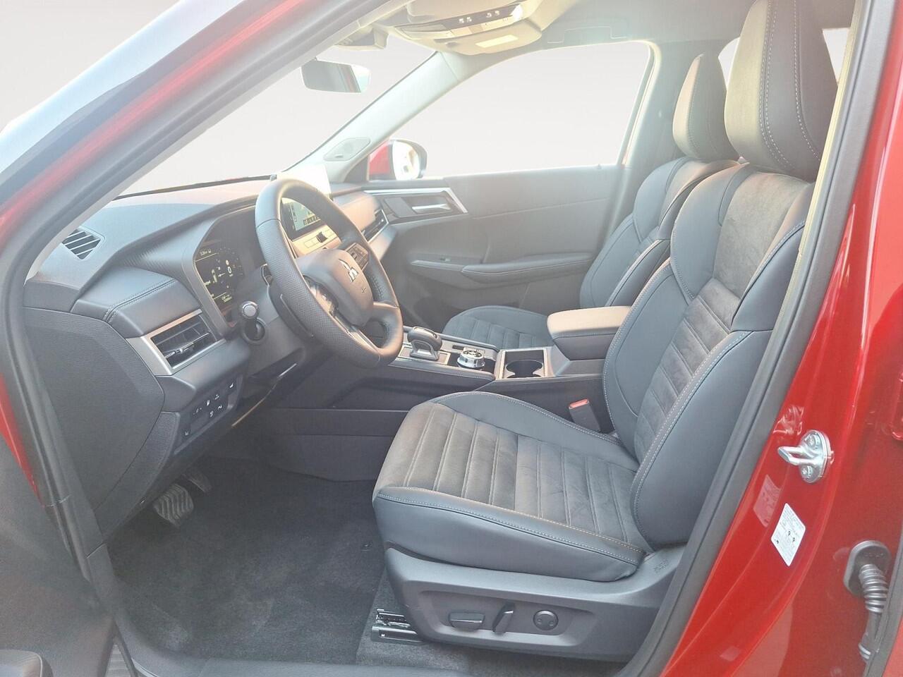 Mitsubishi OUTLANDER 2.4 PHEV First Edition |¤5.000,- VOORRAADKORTING| OP=OP| 8 Jaar garantie|