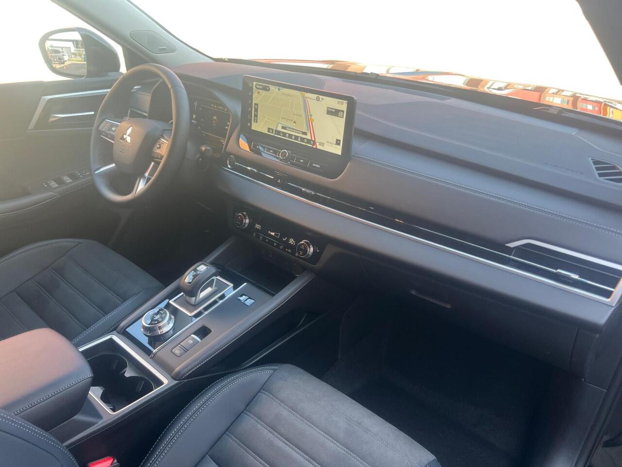 Mitsubishi OUTLANDER 2.4 PHEV First Edition |¤5.000,- VOORRAADKORTING| OP=OP| 8 Jaar garantie|