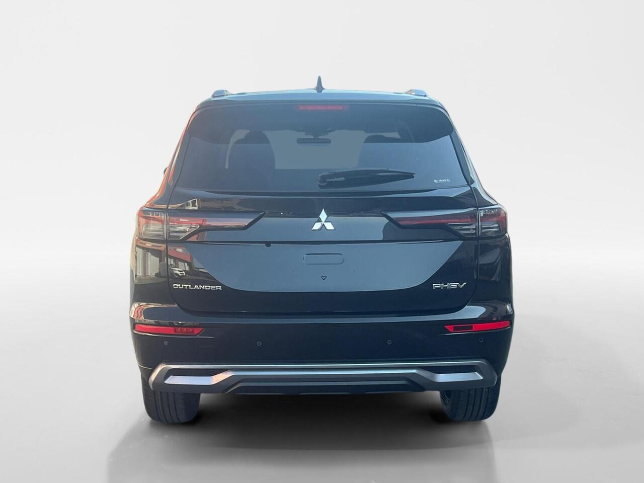 Mitsubishi OUTLANDER 2.4 PHEV First Edition |¤5.000,- VOORRAADKORTING| OP=OP| 8 Jaar garantie|