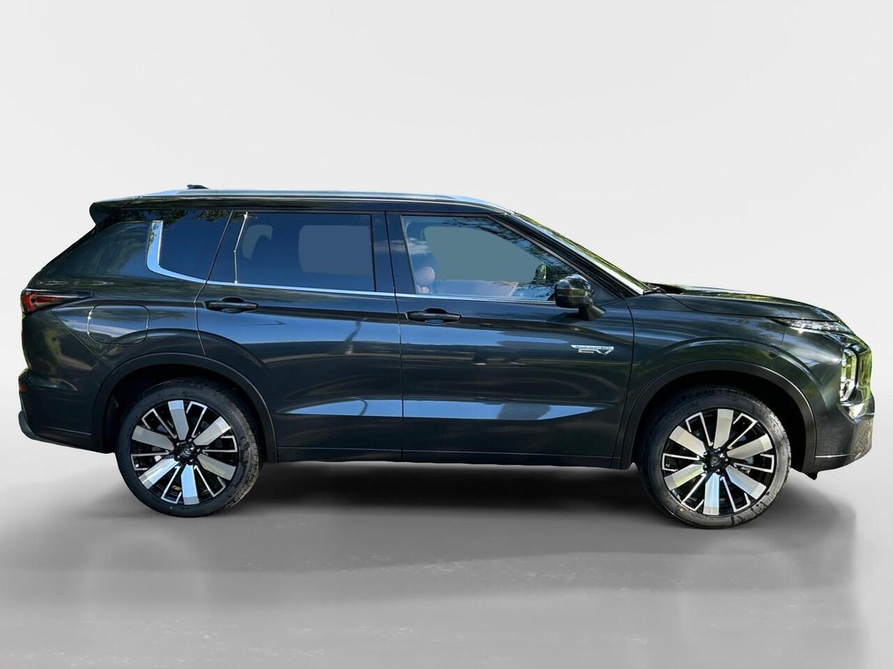 Mitsubishi OUTLANDER 2.4 PHEV Instyle+ Apple Carplay/Android Auto , achterbank verwarmd , elektrisch glazen panorama-dak , cruise control adaptief , elektrisch verstelb. bestuurdersstoel met geheugen , elektrisch bedienbare achterklep met sensorsturing , luxe lederen bekledin