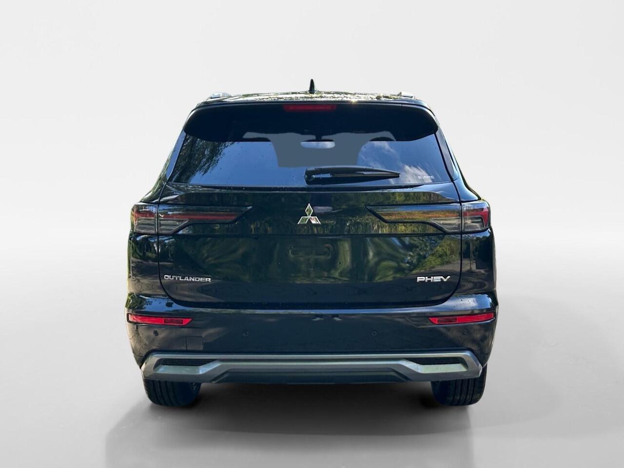 Mitsubishi OUTLANDER 2.4 PHEV Instyle+ Apple Carplay/Android Auto , achterbank verwarmd , elektrisch glazen panorama-dak , cruise control adaptief , elektrisch verstelb. bestuurdersstoel met geheugen , elektrisch bedienbare achterklep met sensorsturing , luxe lederen bekledin