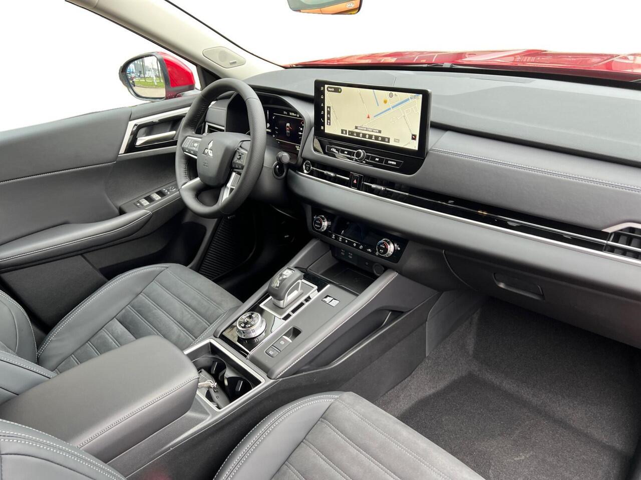 Mitsubishi OUTLANDER 2.4 PHEV First Edition | DIRECT LEVERBAAR | PRIJS INCL ¤5.000,- INTRODUCTIE KORTING |