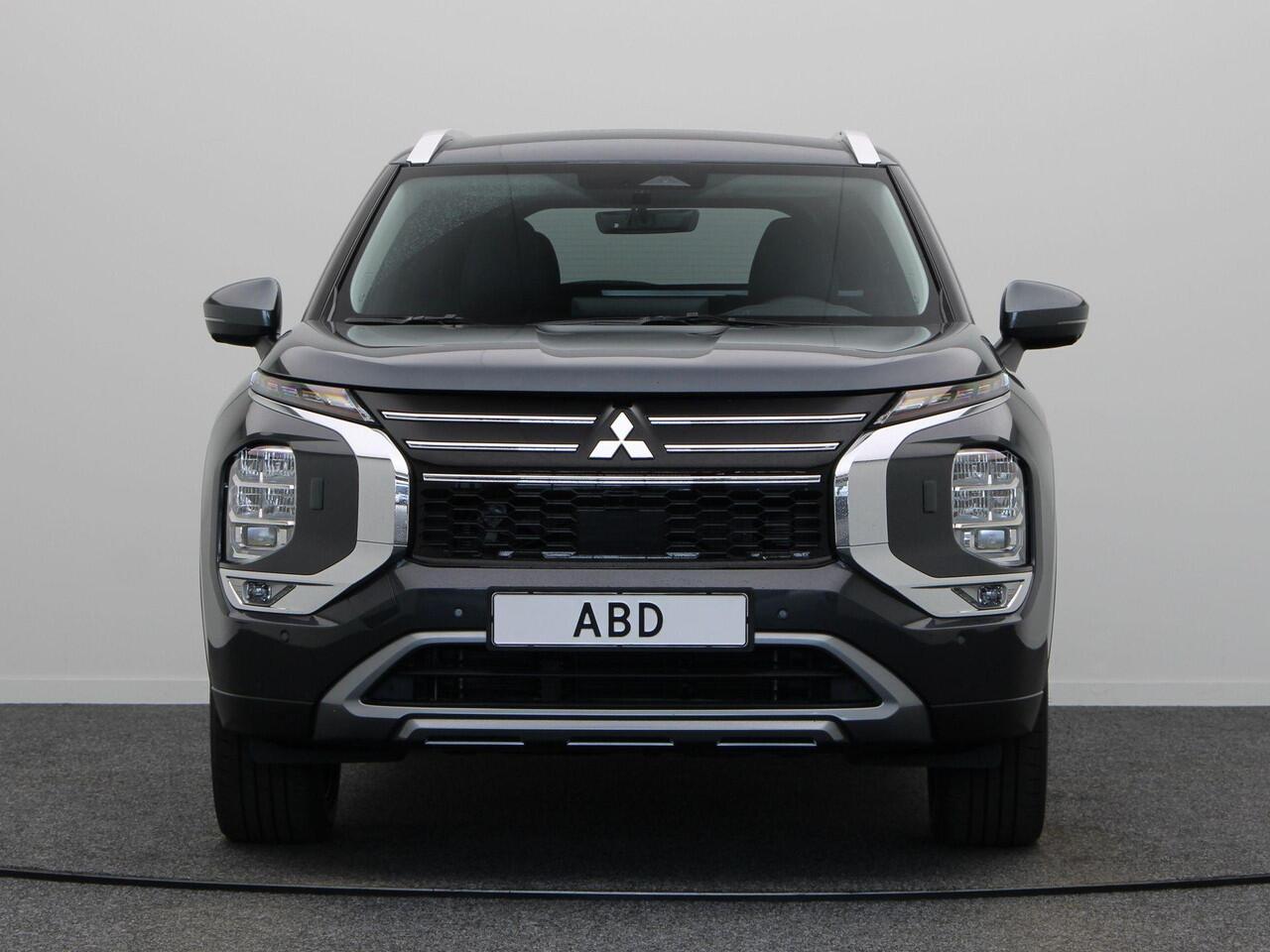 Mitsubishi OUTLANDER 2.4 PHEV First Edition | HUD | Elektrisch bedienbare achterklep | Stoel- en stuurverwarming |