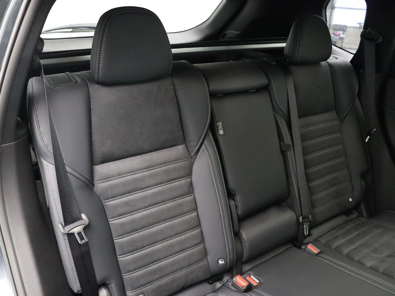 Mitsubishi OUTLANDER 2.4 PHEV First Edition | HUD | Elektrisch bedienbare achterklep | Stoel- en stuurverwarming |