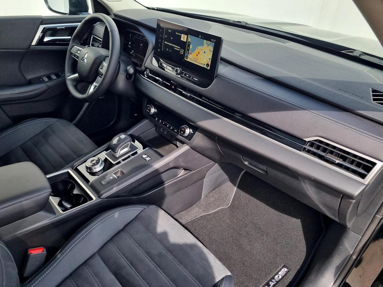 Mitsubishi OUTLANDER 2.4 PHEV First Edition / Elektrische Range 86 KM WLTP / Trekhaak 1600KG Trekgewicht / 8 Jaar Fabrieksgarantie