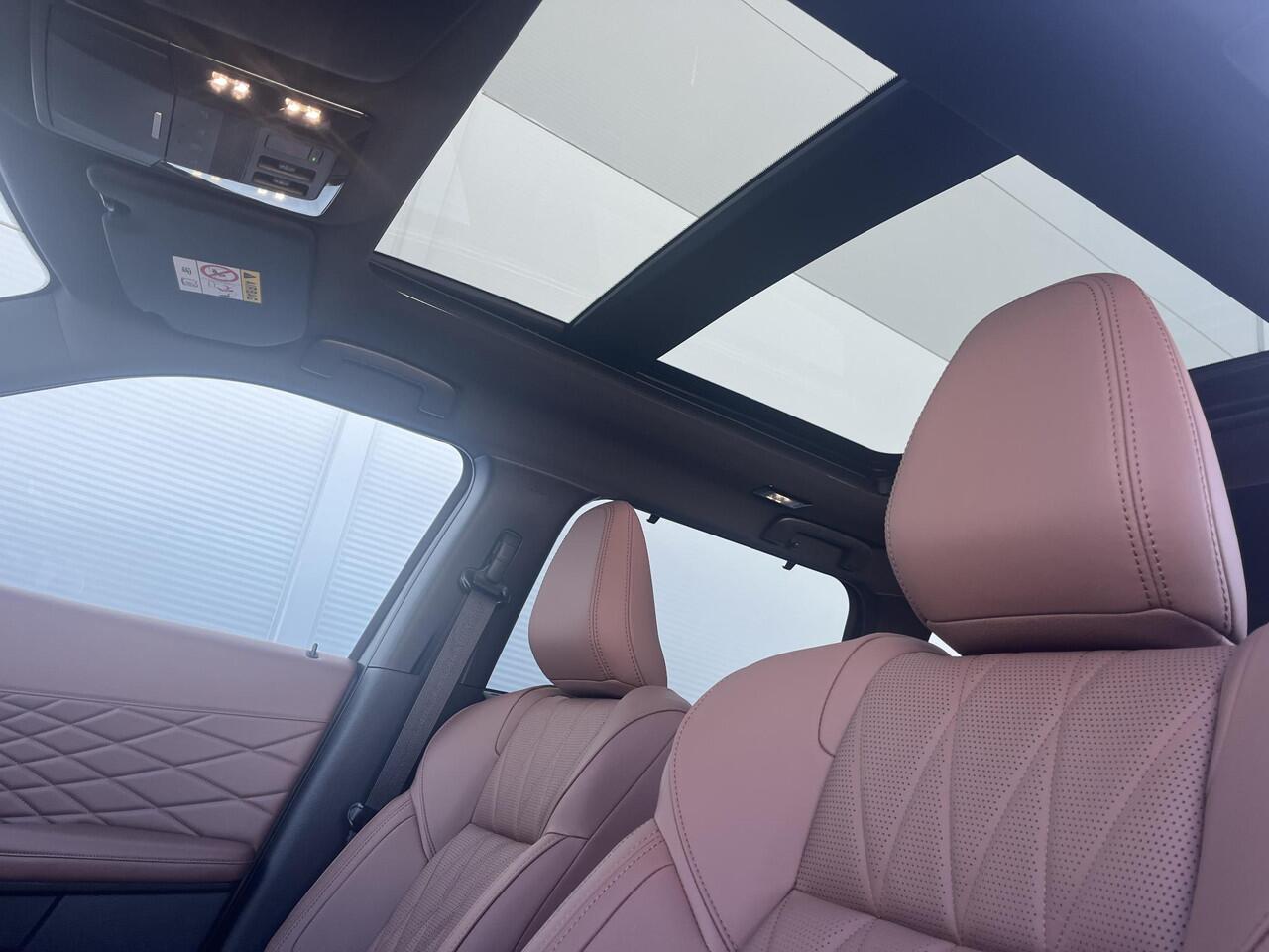 Mitsubishi OUTLANDER 2.4 PHEV Instyle+ / ¤4000,- Voordeel Op Nieuwprijs / Rijklaarprijs / Elektrische Range 86 KM WLTP / 1600 KG Trekgewicht / 8 Jaar fabrieksgarantie