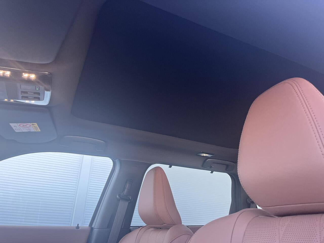 Mitsubishi OUTLANDER 2.4 PHEV Instyle+ / ¤4000,- Voordeel Op Nieuwprijs / Rijklaarprijs / Elektrische Range 86 KM WLTP / 1600 KG Trekgewicht / 8 Jaar fabrieksgarantie