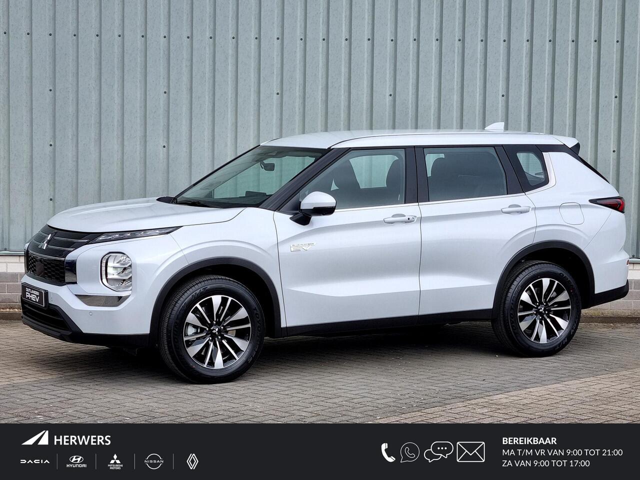 Mitsubishi OUTLANDER 2.4 PHEV Pure / ¤4000,- Voordeel Op Nieuwprijs / Nieuw Model 2025 / Elektrische Range 86 KM WLTP / 1600KG Trekgewicht / 8 Jaar Fabrieksgarantie