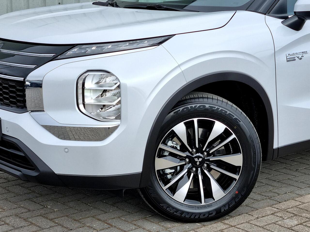 Mitsubishi OUTLANDER 2.4 PHEV Pure / ¤4000,- Voordeel Op Nieuwprijs / Nieuw Model 2025 / Elektrische Range 86 KM WLTP / 1600KG Trekgewicht / 8 Jaar Fabrieksgarantie