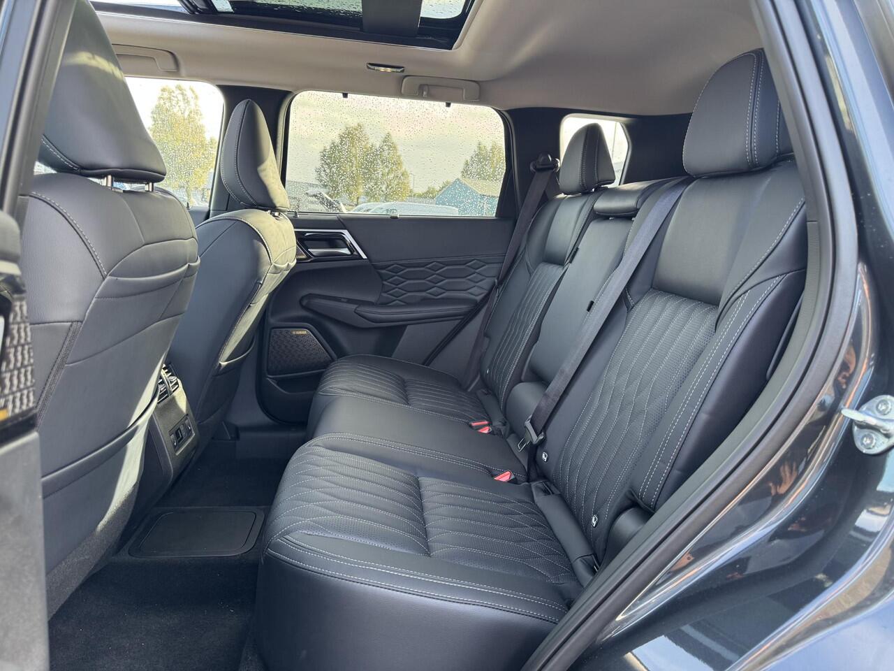 Mitsubishi OUTLANDER 2.4 PHEV Instyle