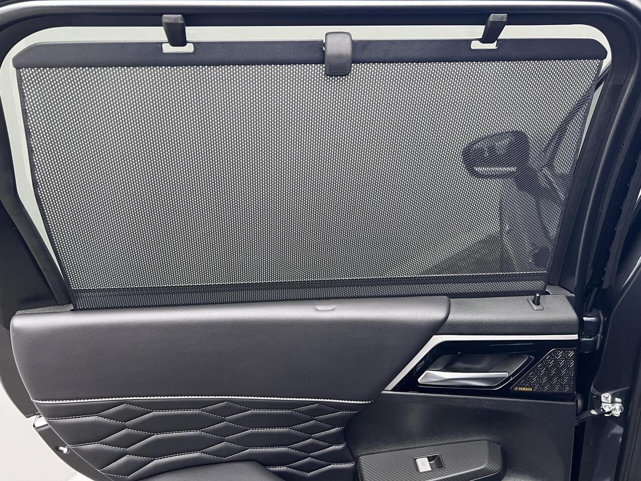 Mitsubishi OUTLANDER 2.4 PHEV Instyle 4WD S-AWC Automaat / Fabrieksgarantie tot 04-2033 / Leder / NL auto / Stoelventilatie / Stuur-, stoel- en achterbankverwarming / Navigatie / Elektrische stoelen en klep / HUD / Cam 360° / ChadeMo snelladen / 20" LM wielen /