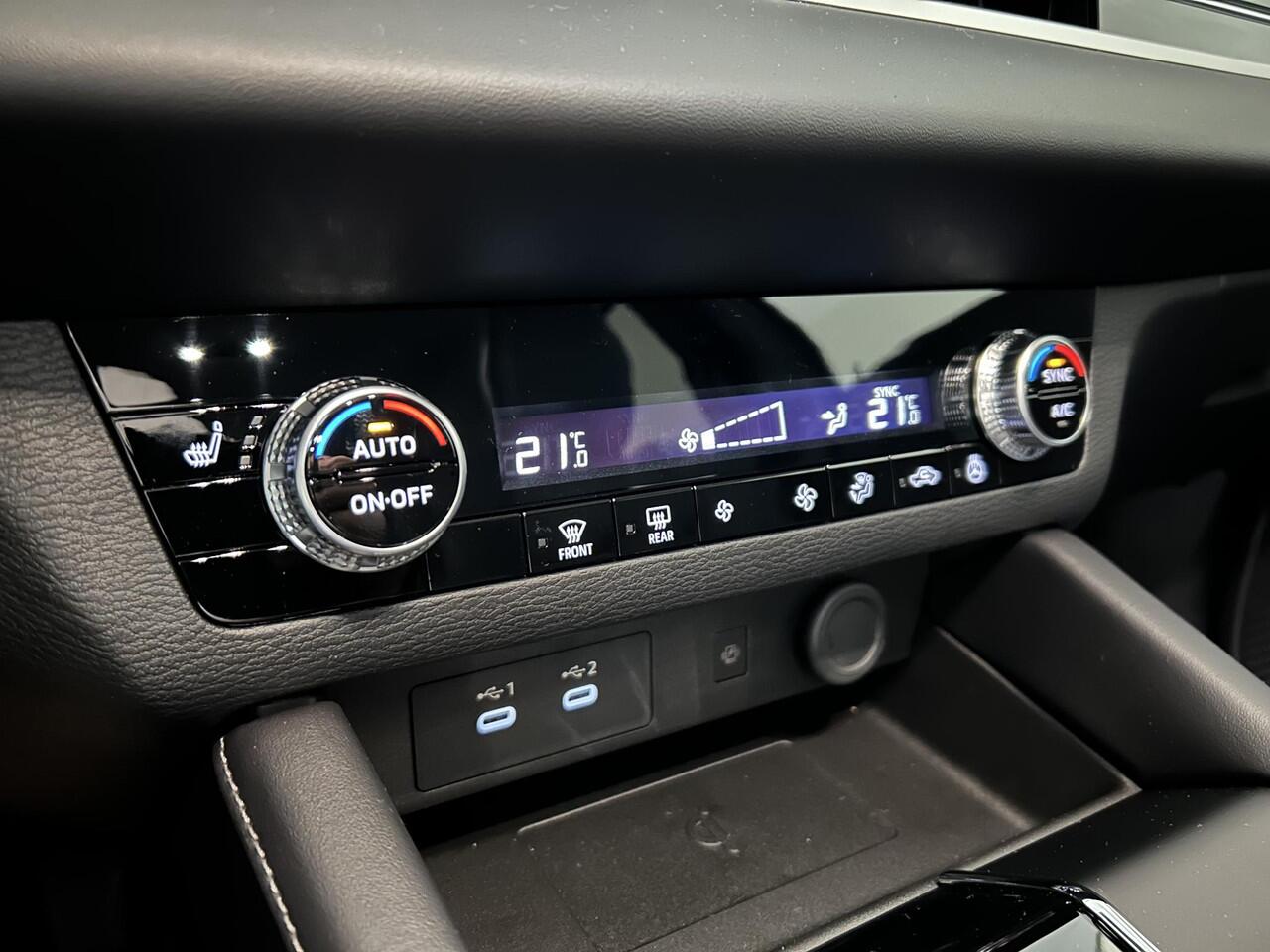 Mitsubishi OUTLANDER 2.4 PHEV First Edition | Navigatie | Stoelverwarming | 360 Camera | Elek. Achterklep