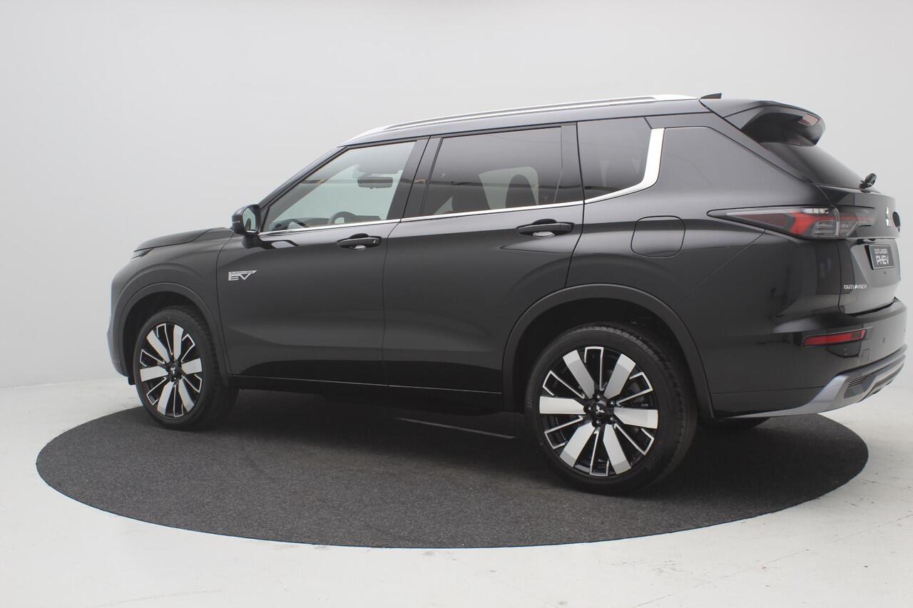 Mitsubishi OUTLANDER 2.4 PHEV Instyle+ / ¤6.000,- Voordeel Op Nieuwprijs / Prijs is rijklaar / Nieuw Model 2025 / Elektrische Range 86 KM WLTP / 1600KG Trekgewicht / 8 Jaar Fabrieksgarantie / Full Option /