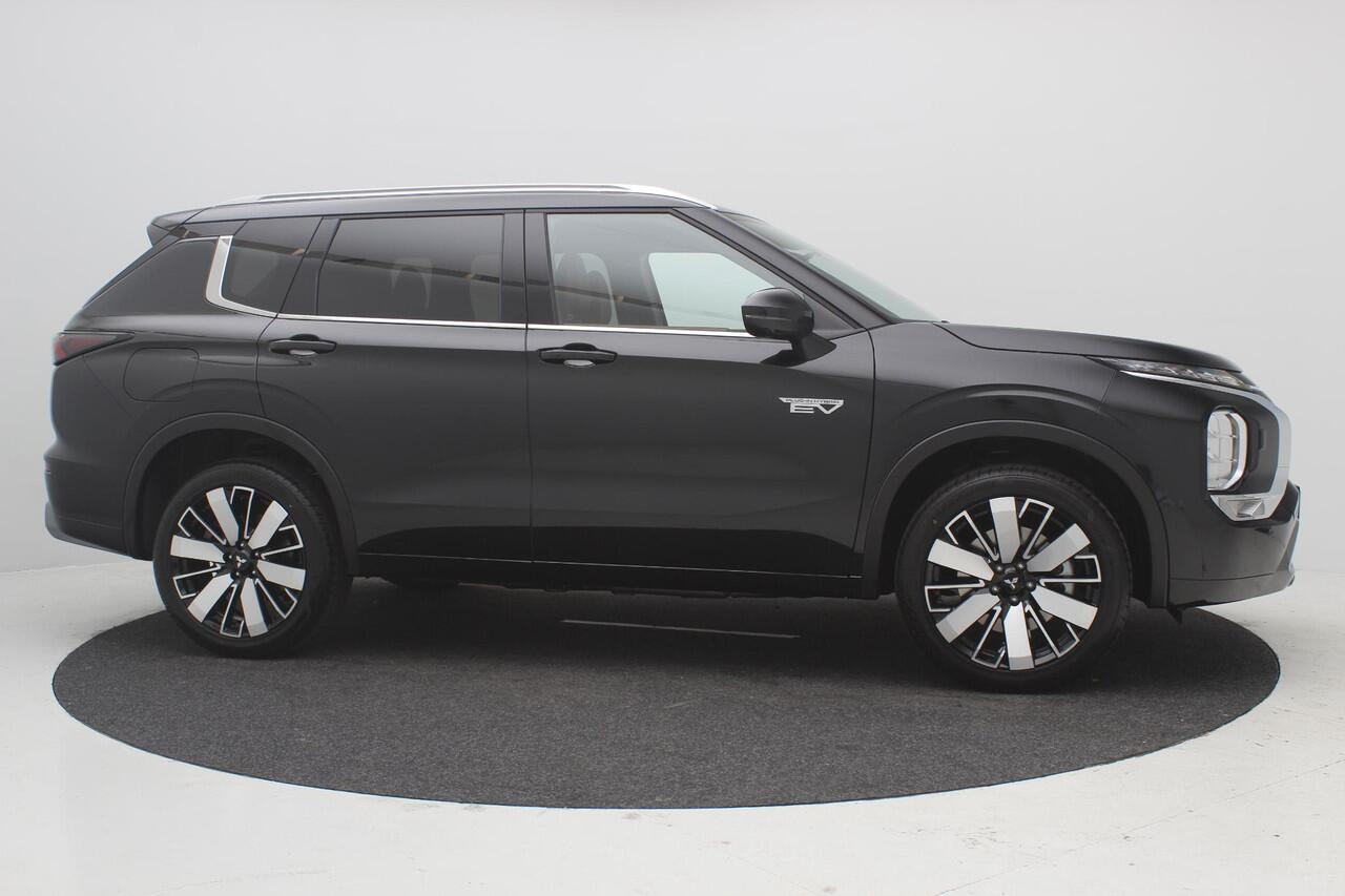 Mitsubishi OUTLANDER 2.4 PHEV Instyle+ / ¤6.000,- Voordeel Op Nieuwprijs / Prijs is rijklaar / Nieuw Model 2025 / Elektrische Range 86 KM WLTP / 1600KG Trekgewicht / 8 Jaar Fabrieksgarantie / Full Option /