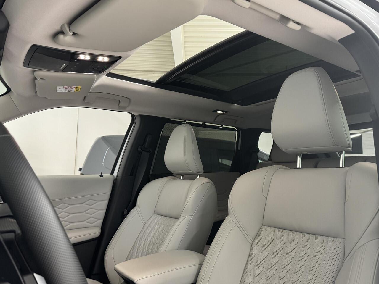 Mitsubishi OUTLANDER 2.4 PHEV Instyle | Navigatie | YAMAHA Audio | Panoramadak | Stoel + stuurverwarming | 360 Camera |