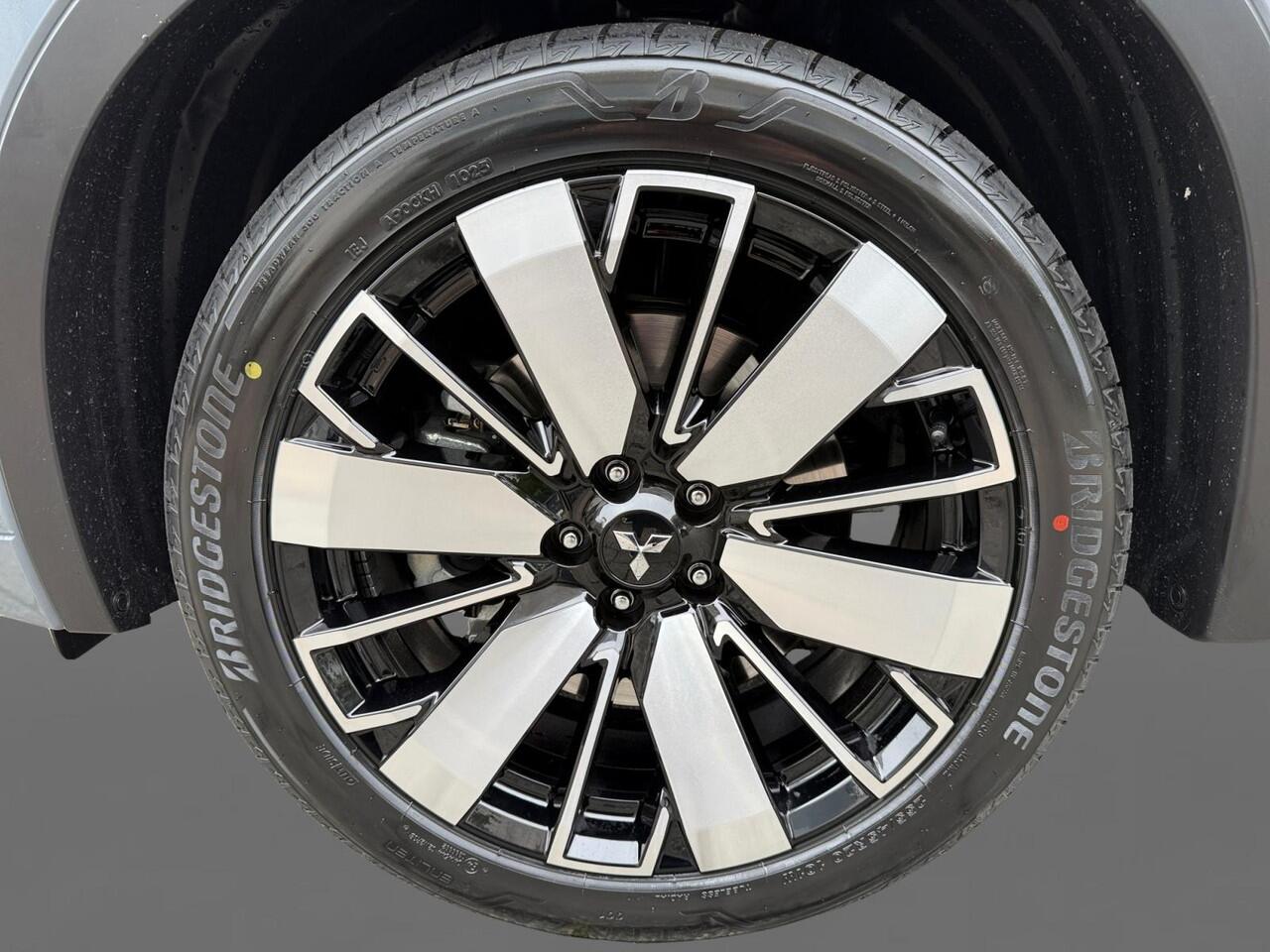 Mitsubishi OUTLANDER 2.4 PHEV Instyle+ | FULL OPTION | PANO | 20" LMV | MASSAGE | STOELVENTILATIE | YAMAHA PREMIUM AUDIO | DEMONSTRATIEAUTO |