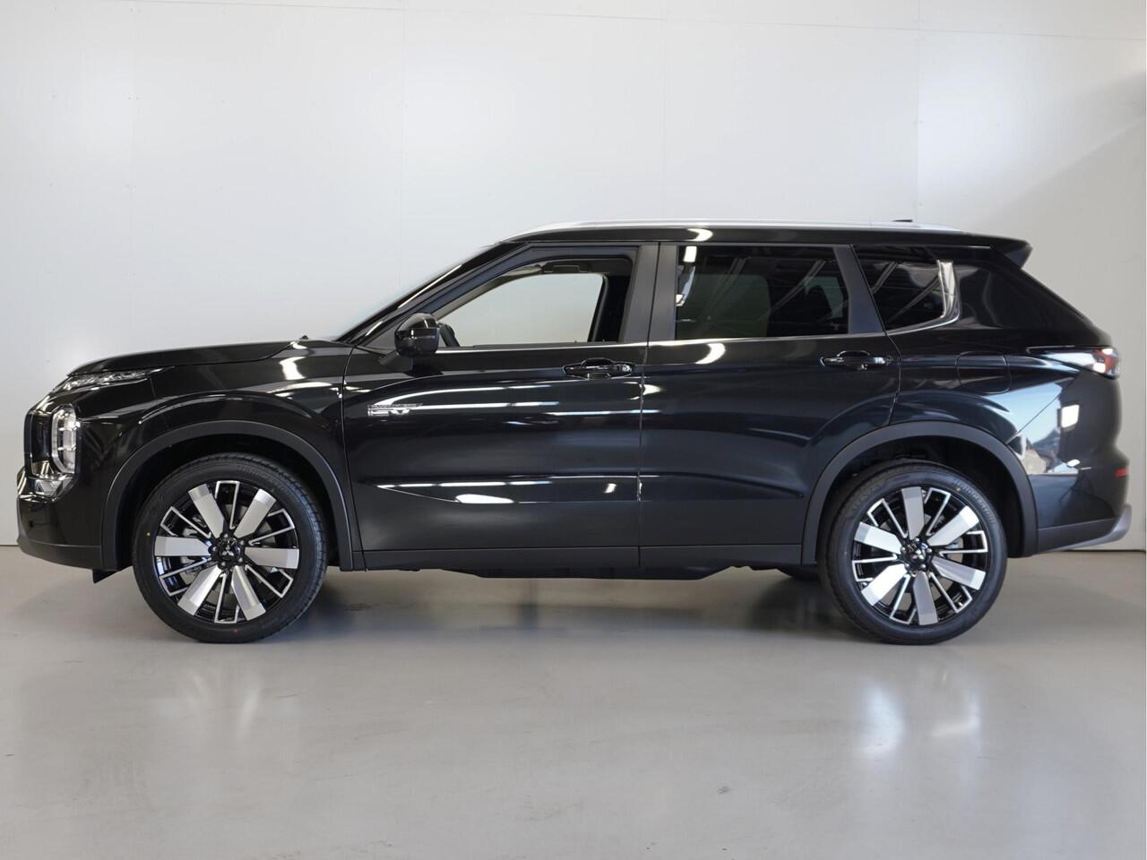 Mitsubishi OUTLANDER 2.4 PHEV First Edition | Head up | 20 inch | Direct leverbaar | 8 jaar garantie | Rijklaarprijs | Boostactie ¤1.000 korting