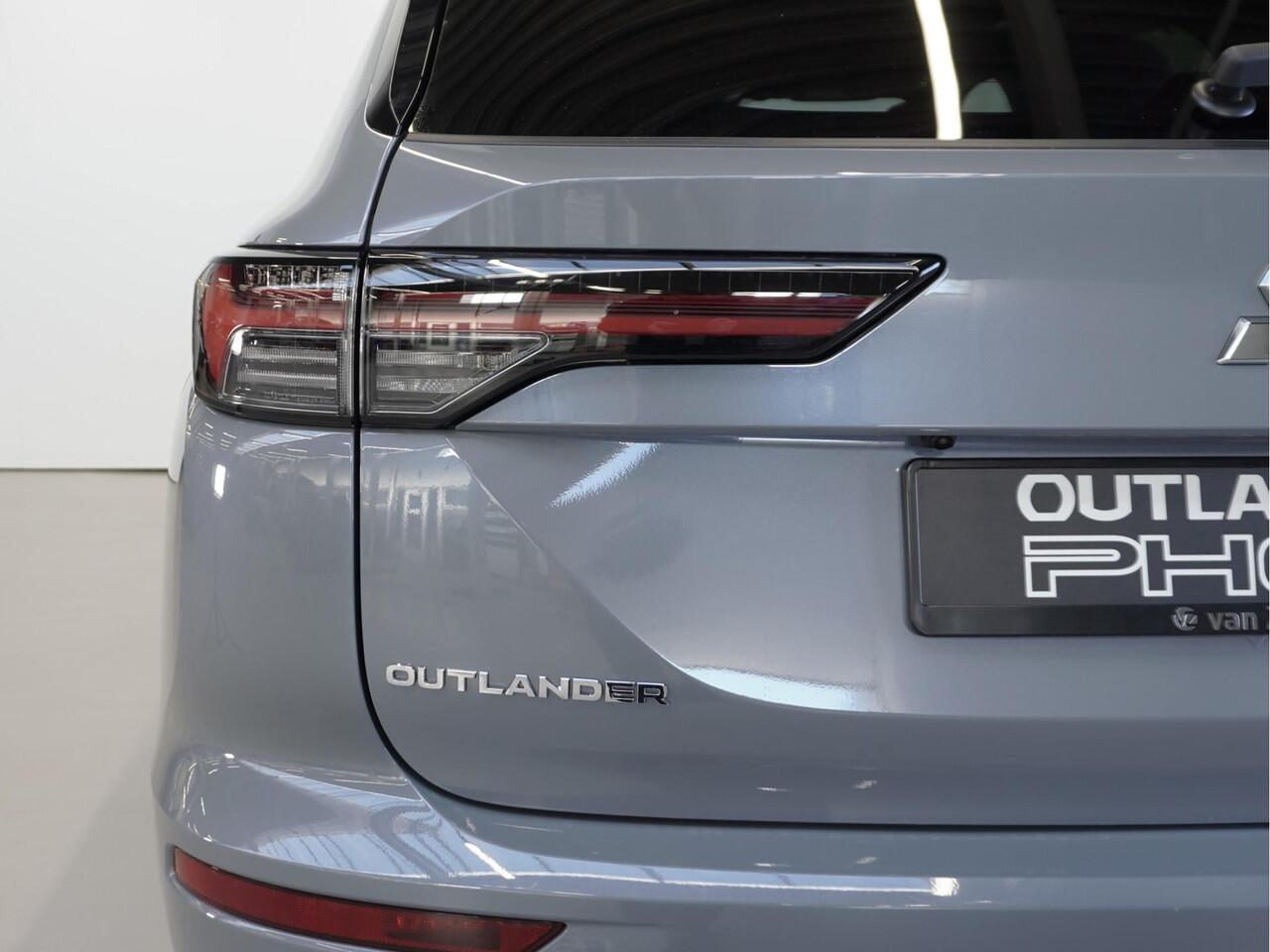 Mitsubishi OUTLANDER 2.4 PHEV Instyle+ | Uit voorraad leverbaar | 1600 KG trekgewicht | 85 km elektrisch rijbereik | Boostactie ¤1.000 korting