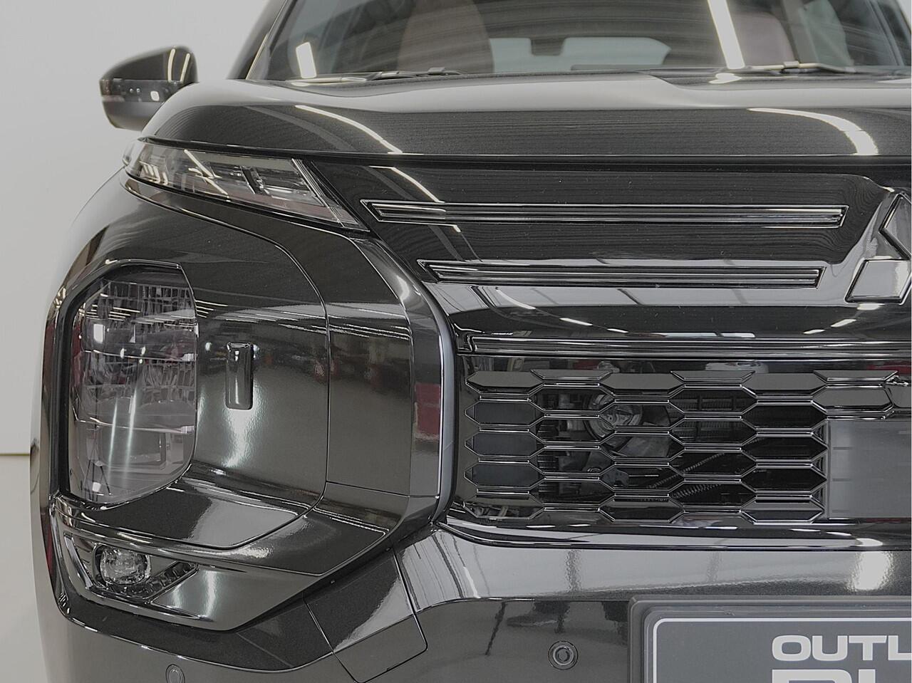 Mitsubishi OUTLANDER 2.4 PHEV Instyle+ Black Edition | Uniek in NL | 20 Inch | Full Options | 8 Jaar garantie | Boostactie ¤1.000 korting