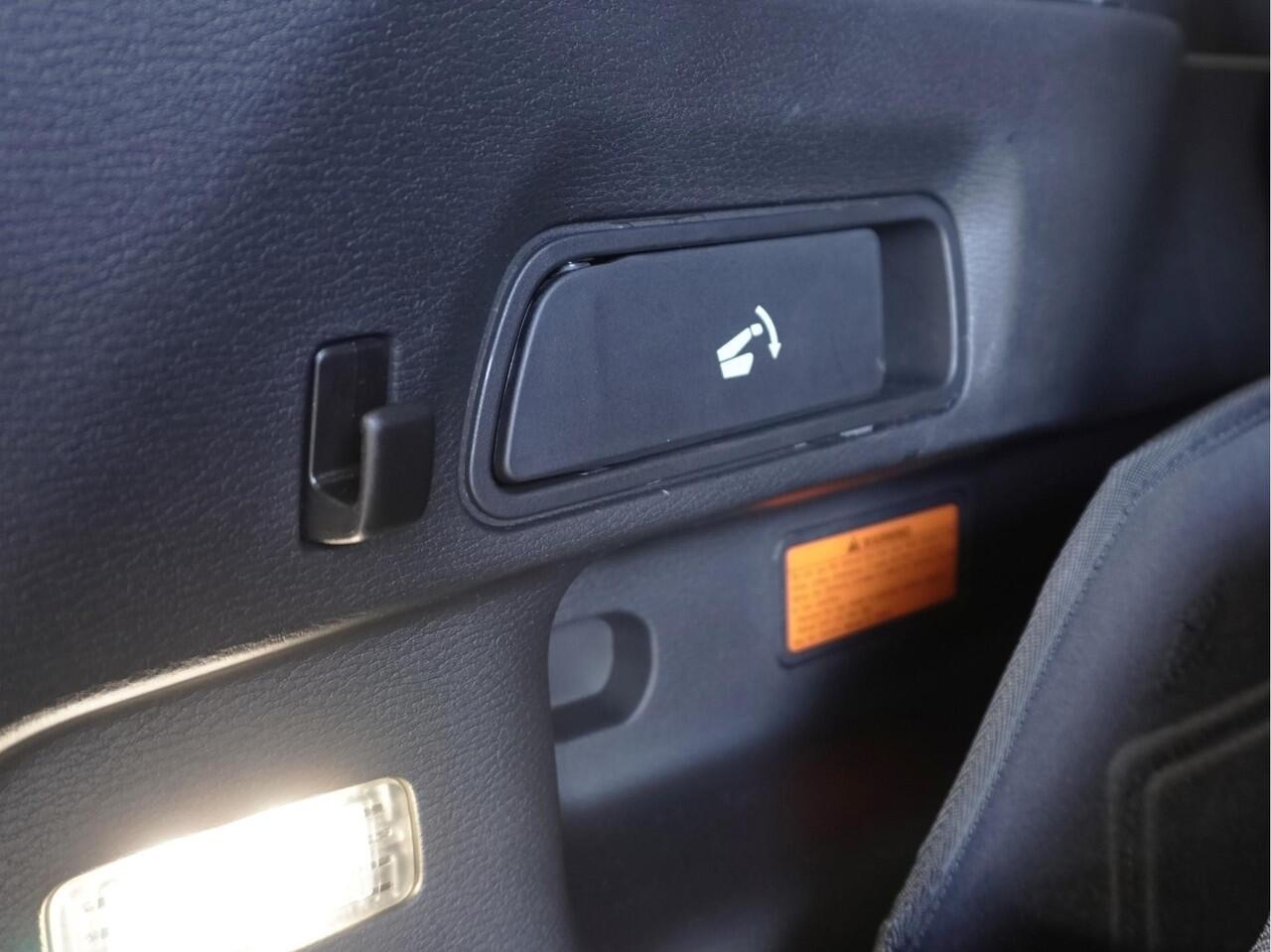 Mitsubishi OUTLANDER 2.4 PHEV Instyle | Uit voorraad leverbaar | 1600 KG trekgewicht | 85 km elektrisch rijbereik | Boostactie ¤1.000 korting