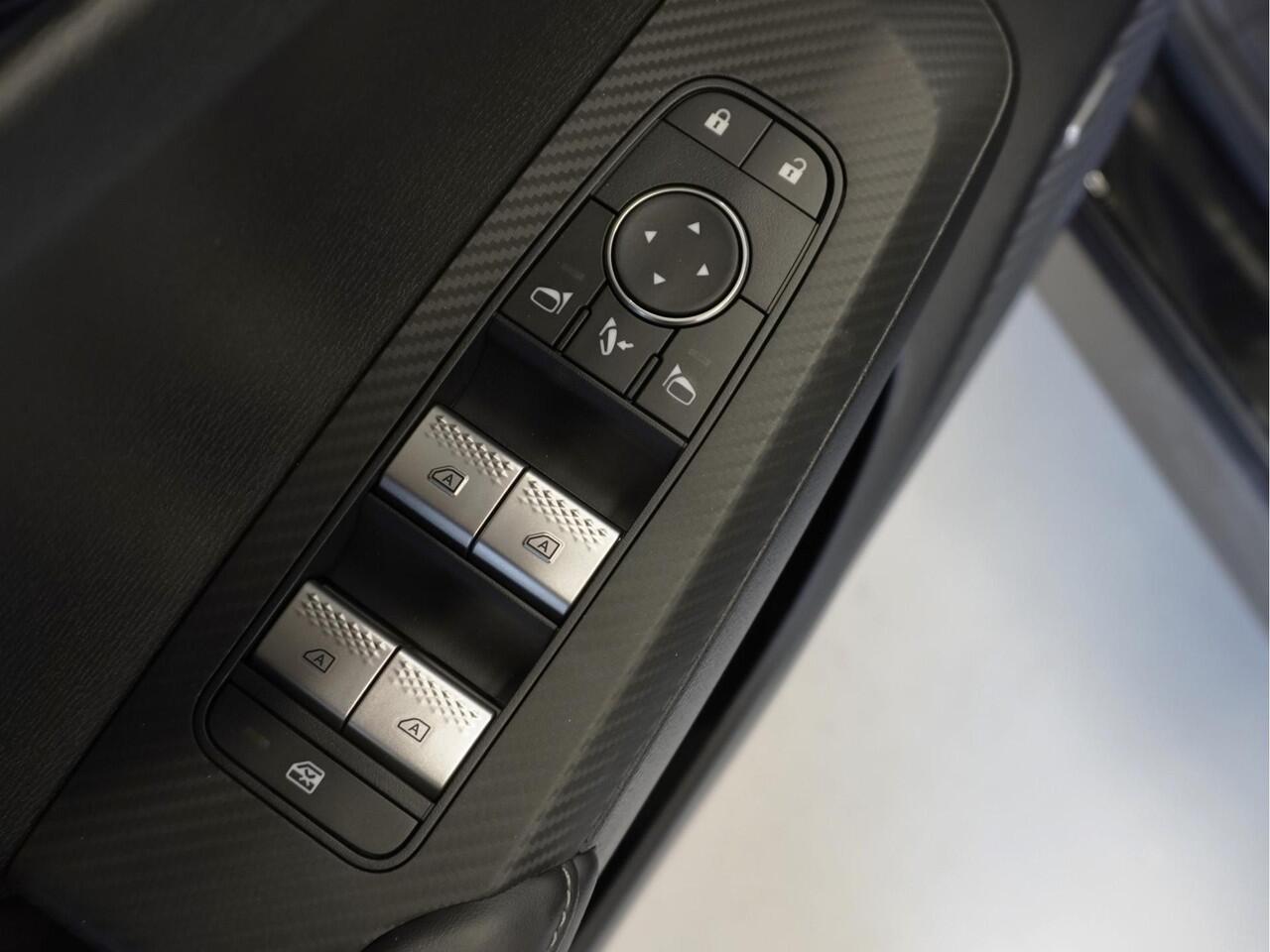 Mitsubishi OUTLANDER 2.4 PHEV Instyle | Uit voorraad leverbaar | Full options | 8 jaar garantie | Boostactie ¤1.000 korting