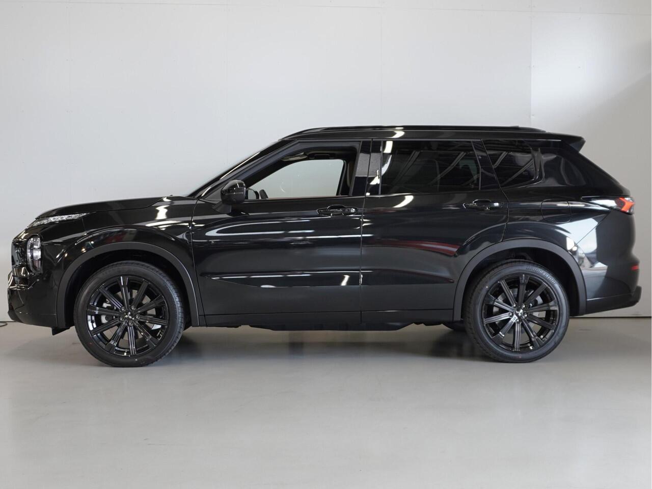 Mitsubishi OUTLANDER 2.4 PHEV Instyle Black Edition | Full Black | 20 inch | Full options | 8 jaar garantie | Boostactie ¤1.000 korting