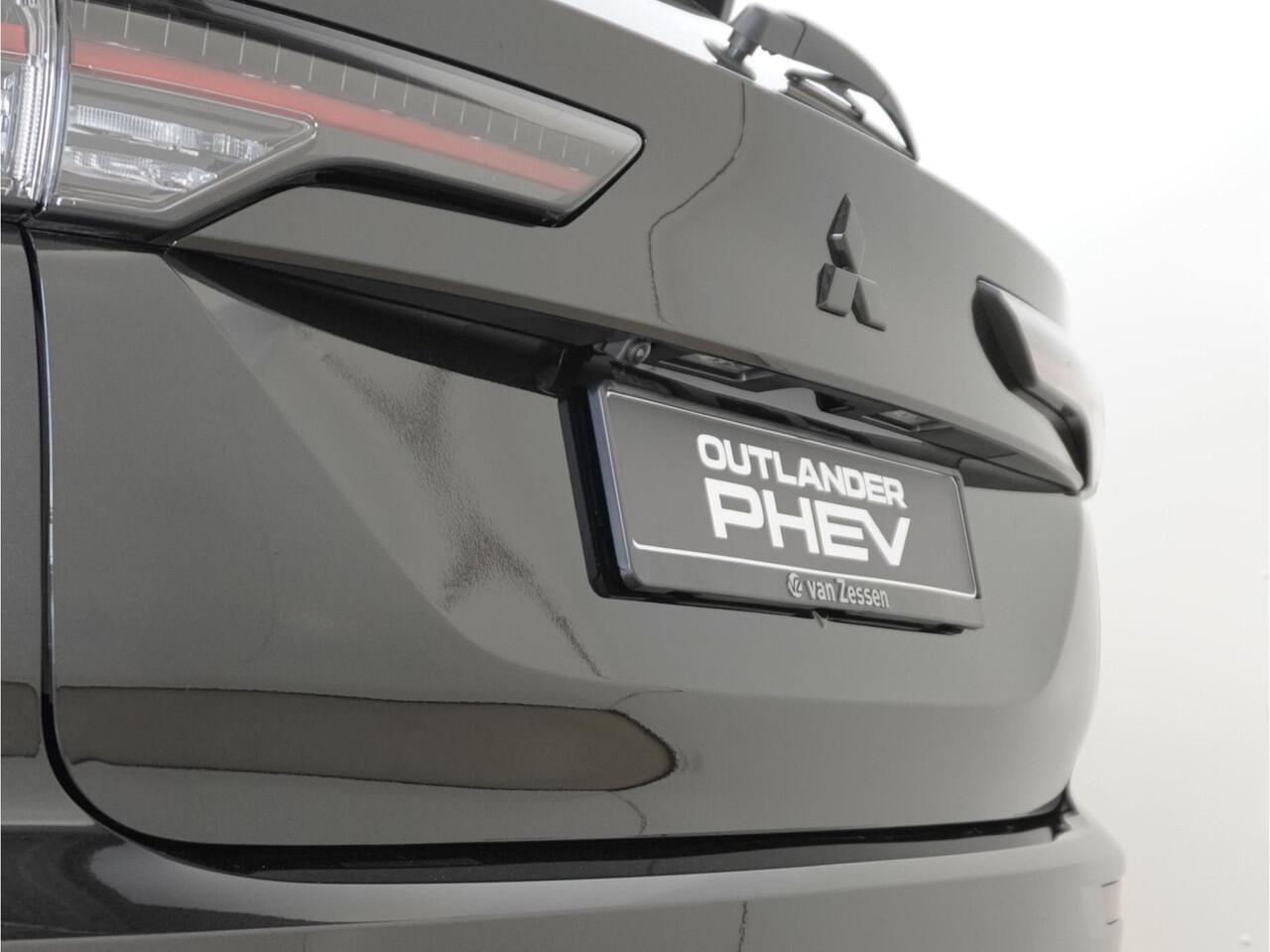 Mitsubishi OUTLANDER 2.4 PHEV Instyle Black Edition | Full Black | 20 inch | Full options | 8 jaar garantie | Boostactie ¤1.000 korting