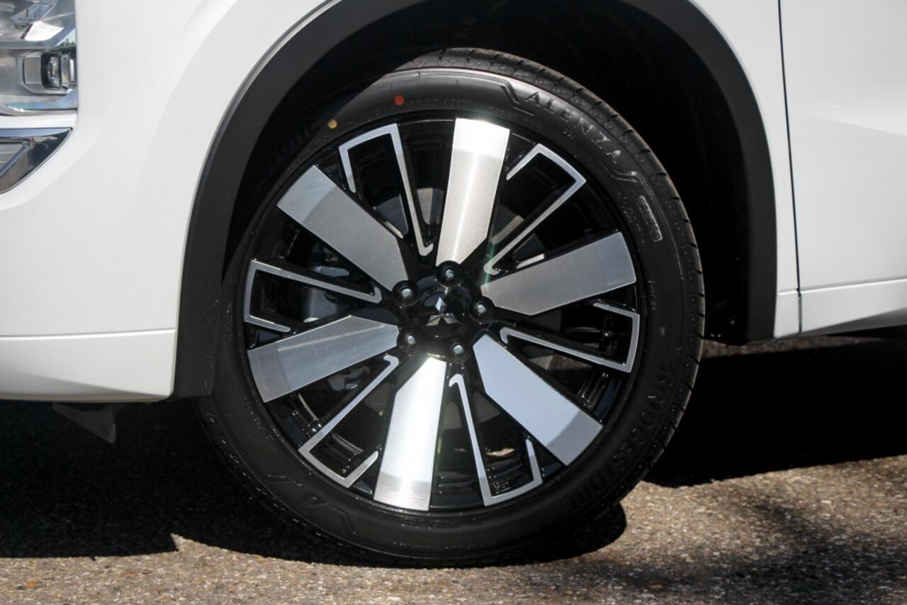 Mitsubishi OUTLANDER 2.4 PHEV First Ed. | Head up | Elek. Achterklep | 306pk