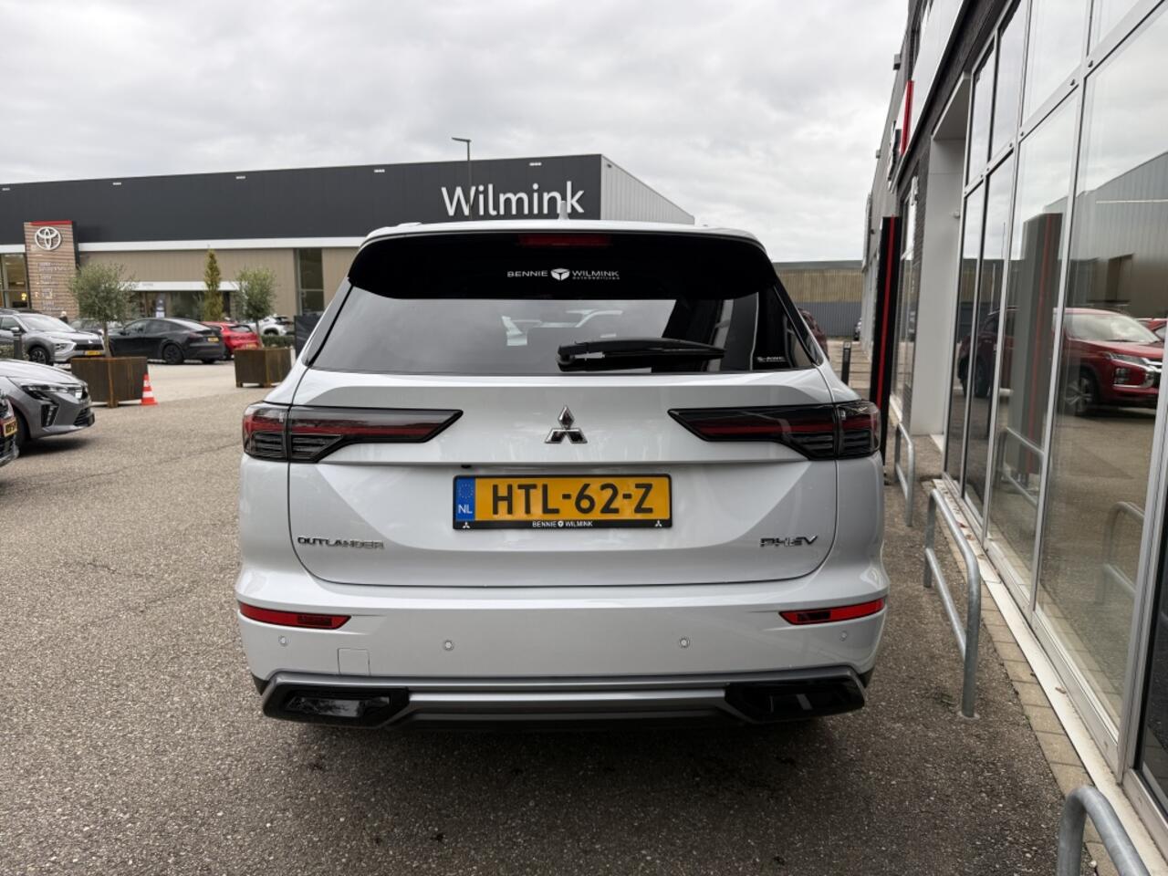 Mitsubishi OUTLANDER 2.4 PHEV First Ed. | Head up | Elek. Achterklep | 306pk