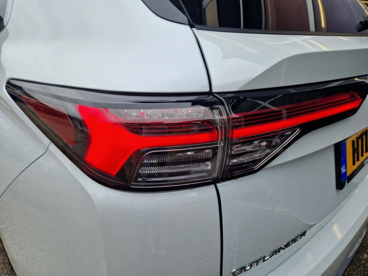 Mitsubishi OUTLANDER 2.4 PHEV First Ed. | Head up | Elek. Achterklep | 306pk
