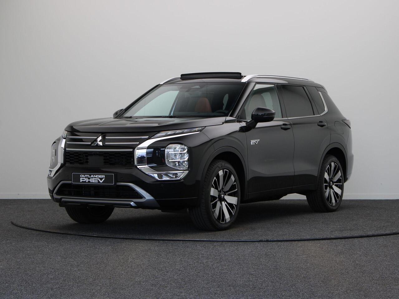 Mitsubishi OUTLANDER 2.4 PHEV Instyle+ | Trekhaak | Bruin lederen bekleding | Yamaha audio | Panoramadak | Stoelmassage |