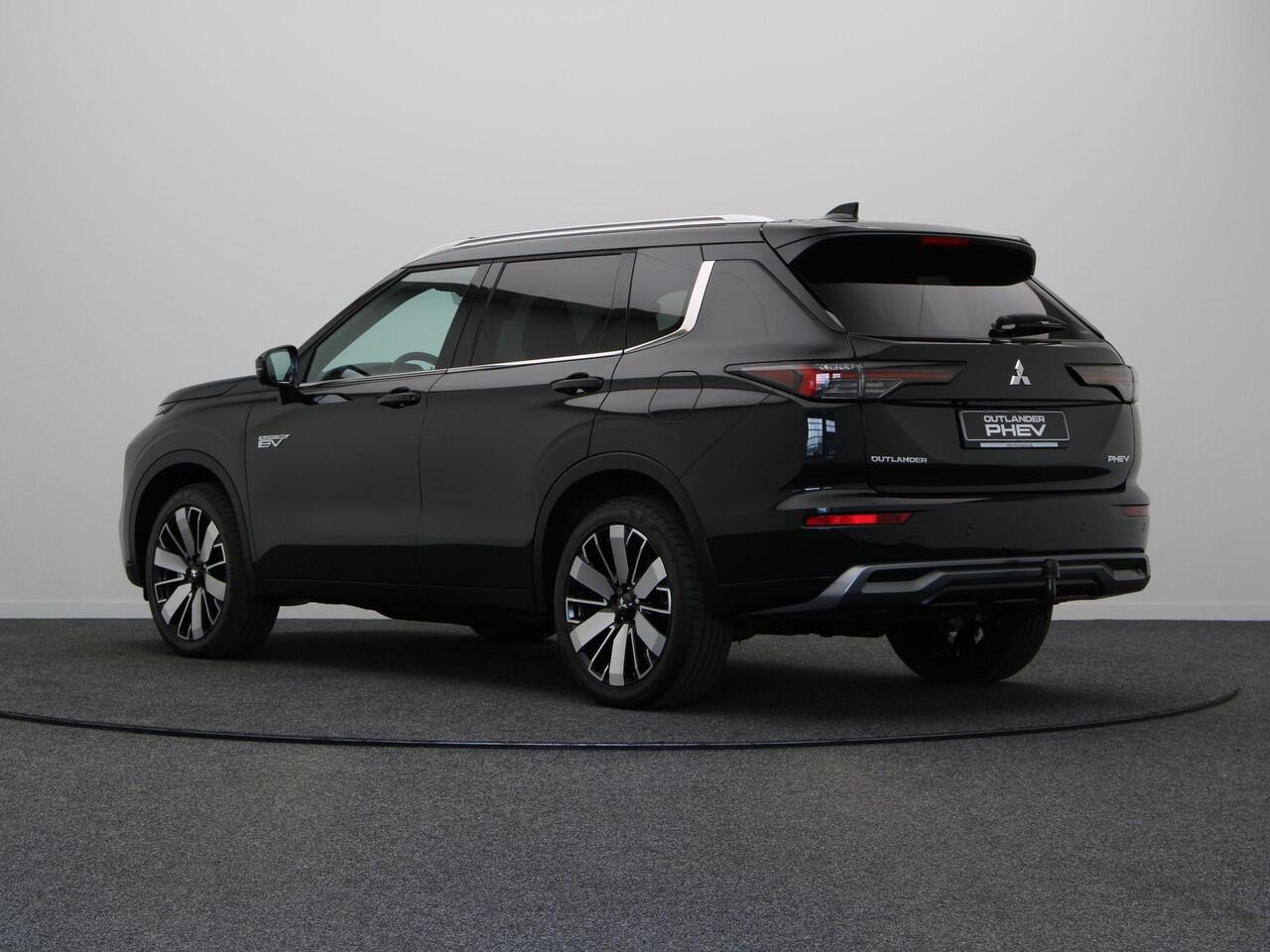 Mitsubishi OUTLANDER 2.4 PHEV Instyle+ | Trekhaak | Bruin lederen bekleding | Yamaha audio | Panoramadak | Stoelmassage |