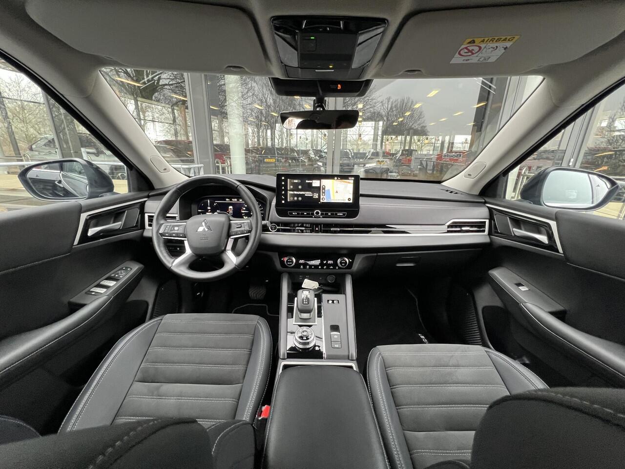 Mitsubishi OUTLANDER 2.4 PHEV Intense 307PK | Adaptieve Cruise Control | Navigatie | FABRIEKSGARANTIE TOT 03-2033!