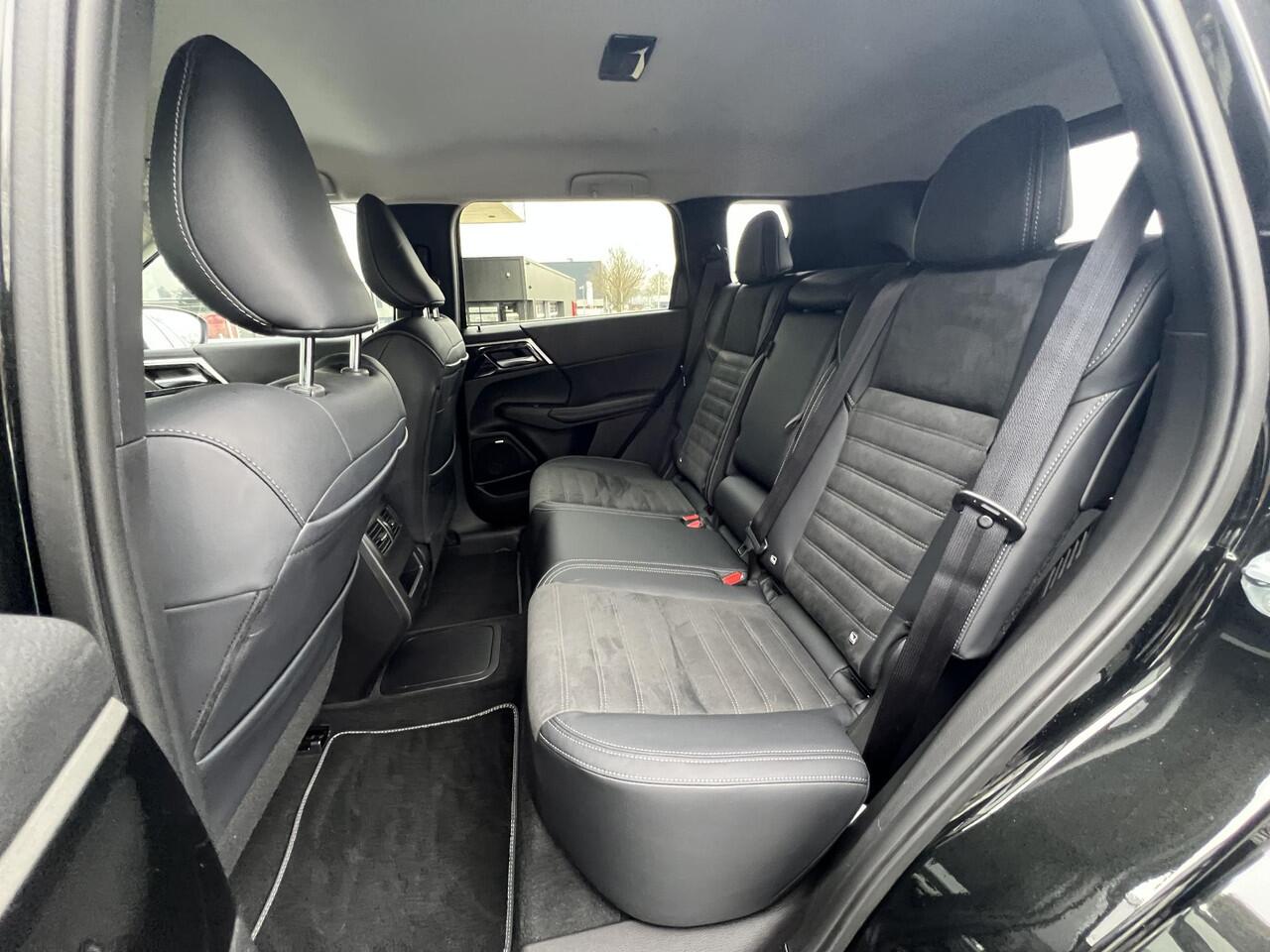 Mitsubishi OUTLANDER 2.4 PHEV Intense 307PK | Adaptieve Cruise Control | Navigatie | FABRIEKSGARANTIE TOT 03-2033!