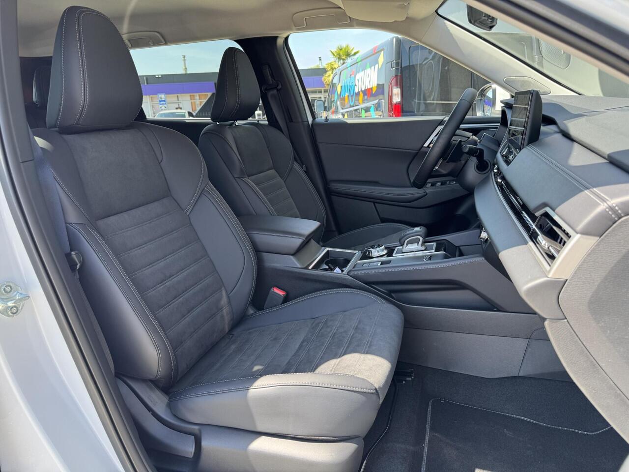 Mitsubishi OUTLANDER 2.4 PHEV Intense