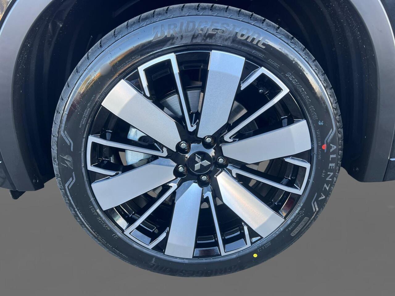 Mitsubishi OUTLANDER 2.4 PHEV Instyle |¤6.000,- Inroductiekorting | 8 Jaar garantie|