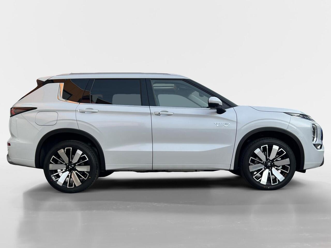 Mitsubishi OUTLANDER 2.4 PHEV Instyle |¤6.000,- VOORRAADKORTING| OP=OP| 8 Jaar garantie|