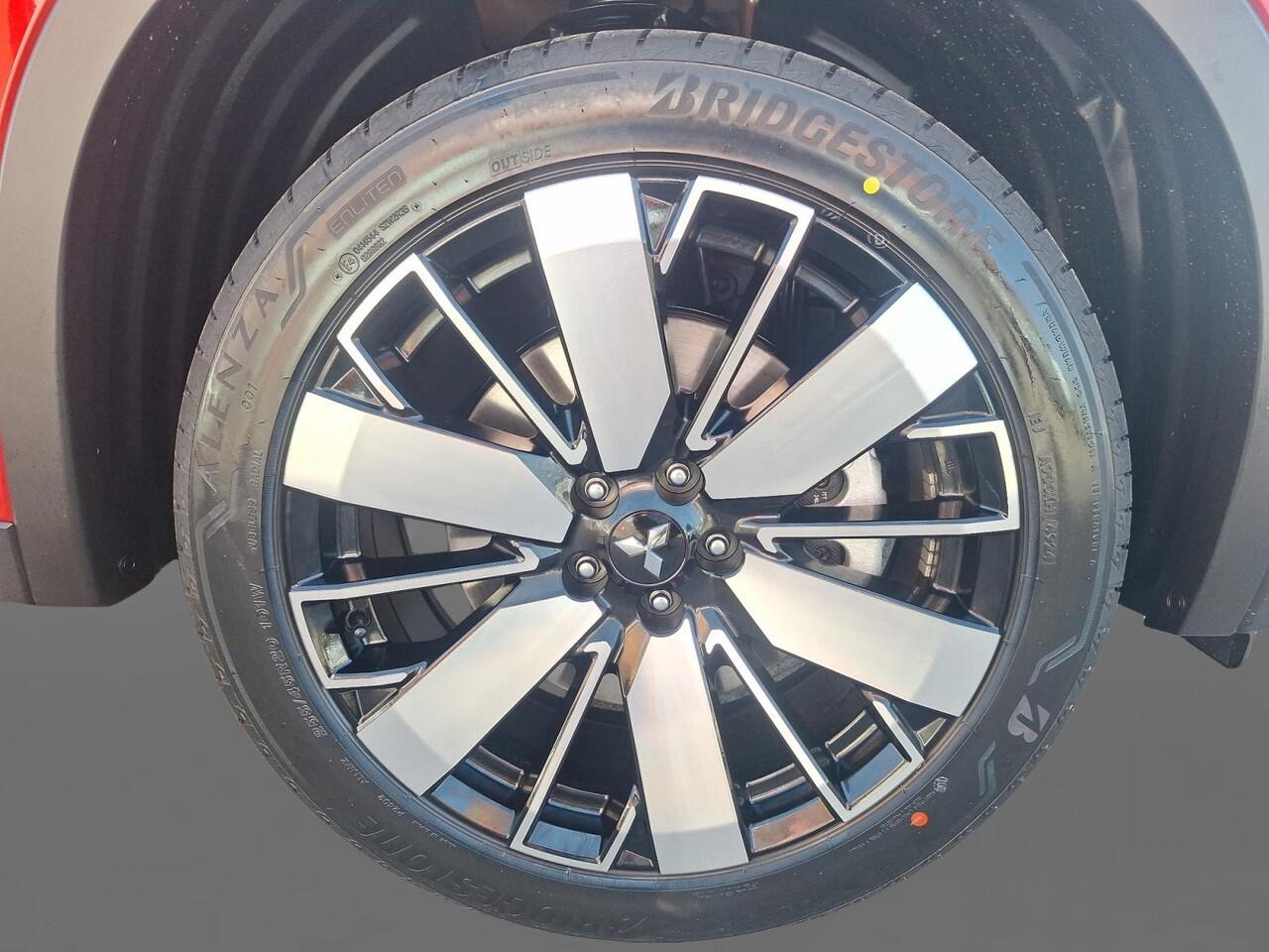 Mitsubishi OUTLANDER 2.4 PHEV First Edition |¤6.000,- VOORRAADKORTING| OP=OP| 8 Jaar garantie|