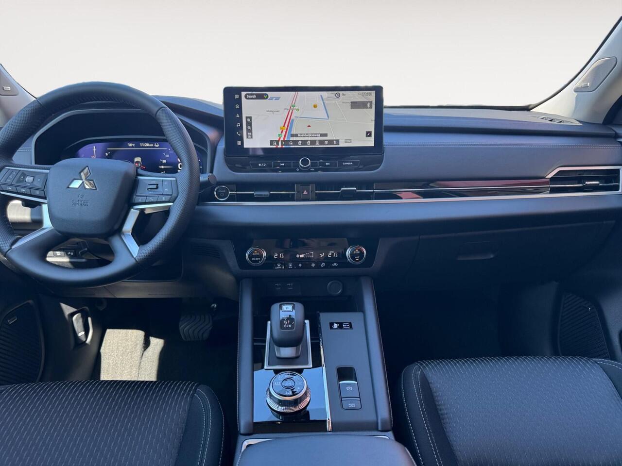 Mitsubishi OUTLANDER 2.4 PHEV Pure |¤6.000,- Voorraadkorting|Navigatie| Adaptieve cruise control| Dode hoeksensor|PDC V+A| 8 jaar garantie|