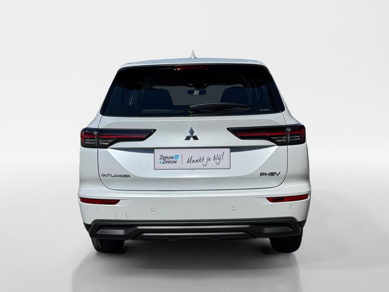 Mitsubishi OUTLANDER 2.4 PHEV Pure |¤6.000,- Voorraadkorting|Navigatie| Adaptieve cruise control| Dode hoeksensor|PDC V+A| 8 jaar garantie|