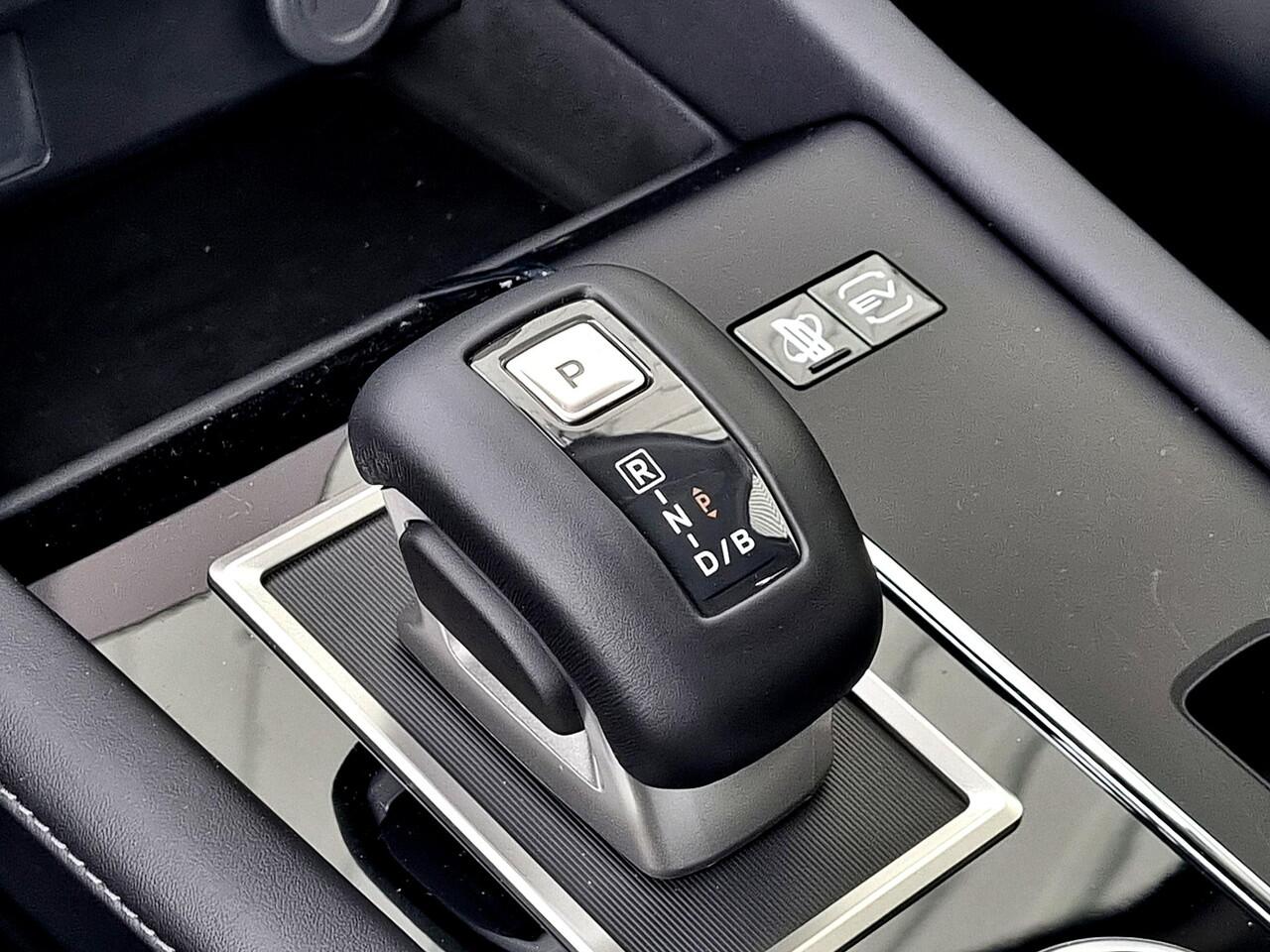 Mitsubishi OUTLANDER 2.4 PHEV Pure / ¤6000,- Voordeel Op Nieuwprijs / Elektrische Range 86 KM WLTP / 1600KG Trekgewicht / 8 Jaar Fabrieksgarantie