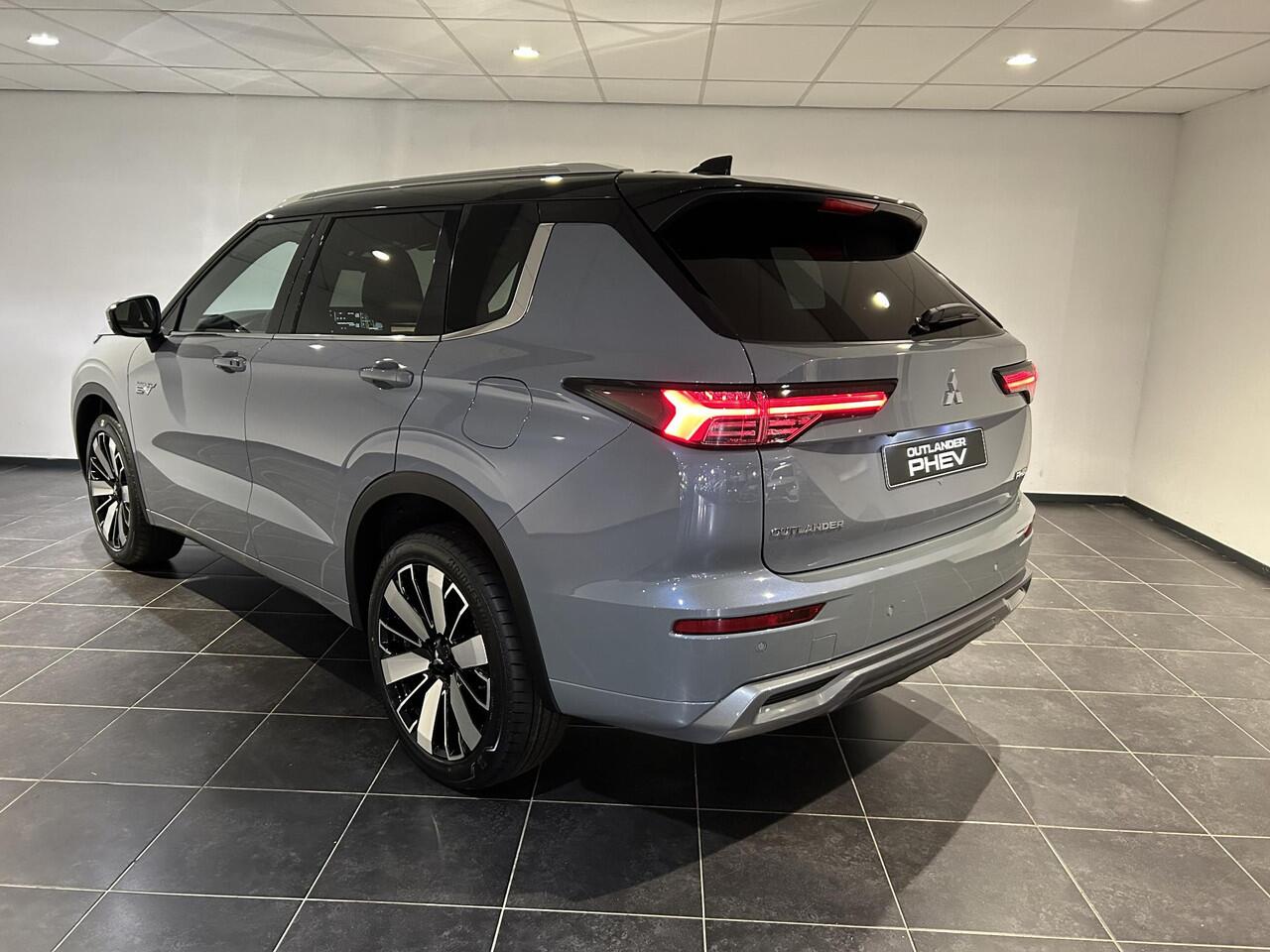Mitsubishi OUTLANDER 2.4 PHEV Instyle+ | Uit voorraad leverbaar | 8 Jaar garantie