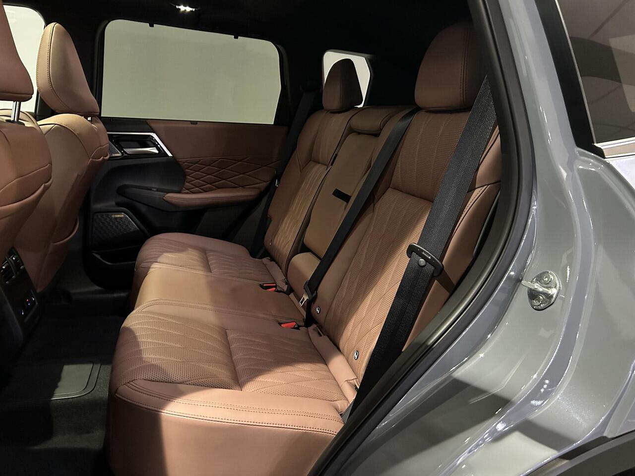 Mitsubishi OUTLANDER 2.4 PHEV Instyle+ | Uit voorraad leverbaar | 8 Jaar garantie