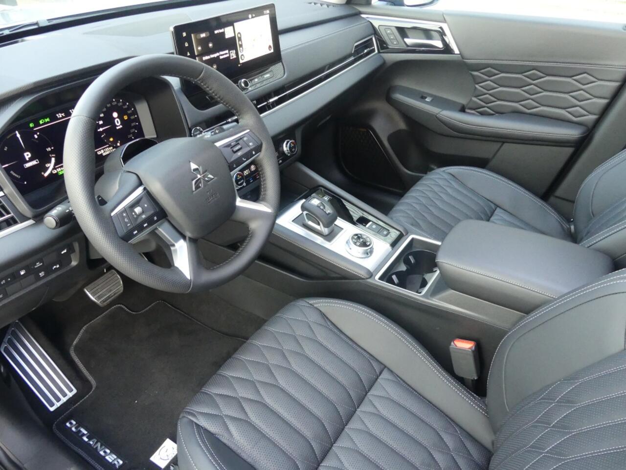 Mitsubishi OUTLANDER 2.4 PHEV Instyle ( meerder kleuren leverbaar )